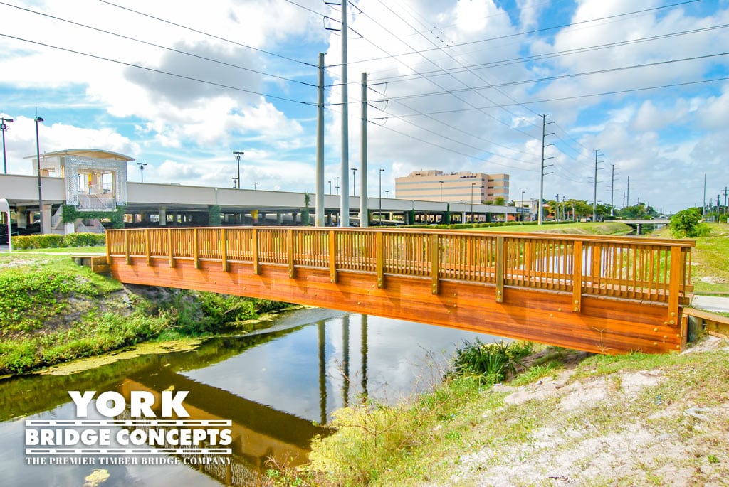 Town Center at Boca Raton Free Span Pedestrian Bridge | York Bridge Concepts